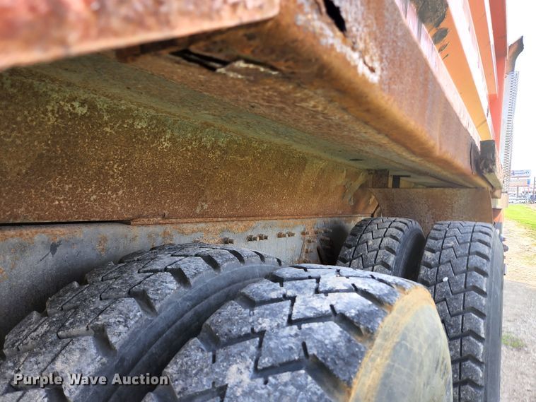 image for item KE9883 2005 International 7400  dump truck