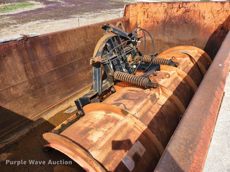 image for item KE9883 2005 International 7400  dump truck