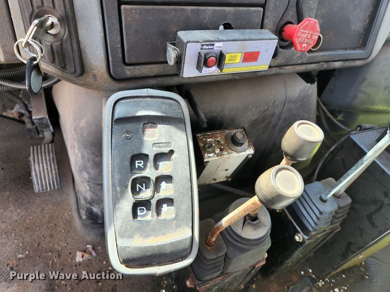 image for item KE9883 2005 International 7400  dump truck