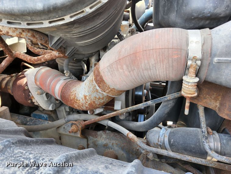 image for item KE9883 2005 International 7400  dump truck