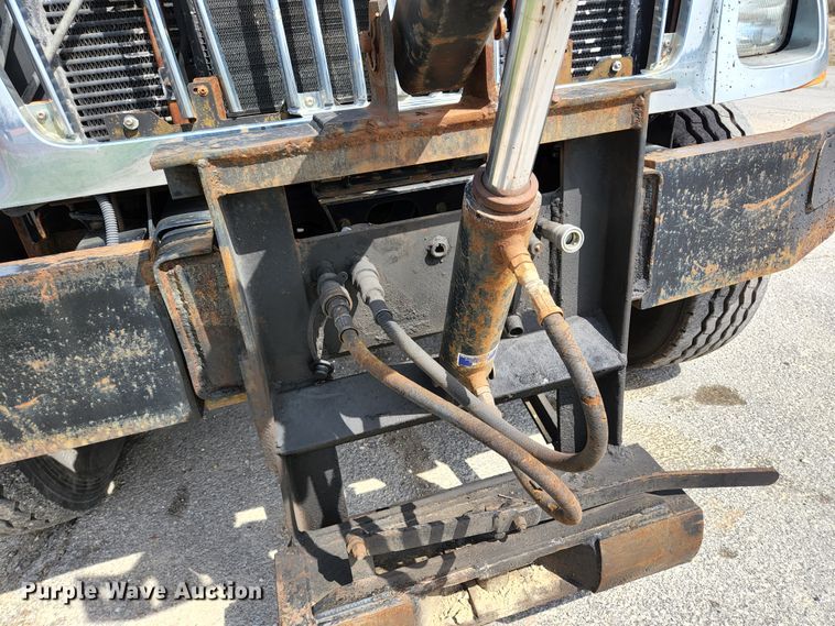 image for item KE9883 2005 International 7400  dump truck