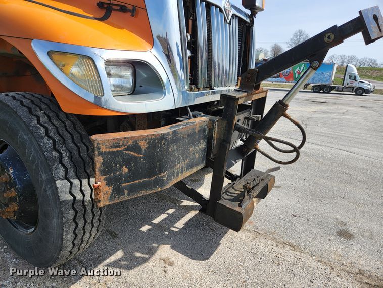 image for item KE9883 2005 International 7400  dump truck