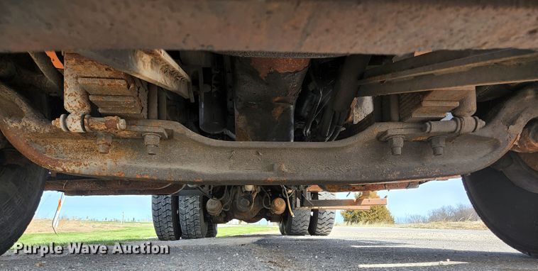 image for item KE9883 2005 International 7400  dump truck