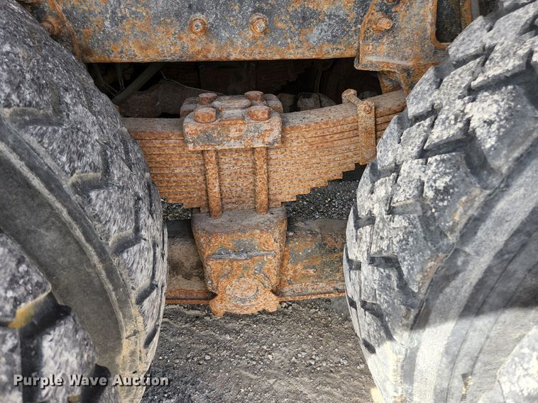 image for item KE9883 2005 International 7400  dump truck