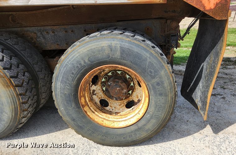 image for item KE9883 2005 International 7400  dump truck