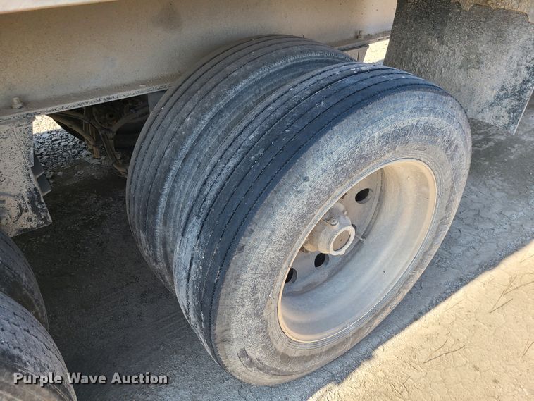 image for item KG9634 2013 MAC  end dump trailer