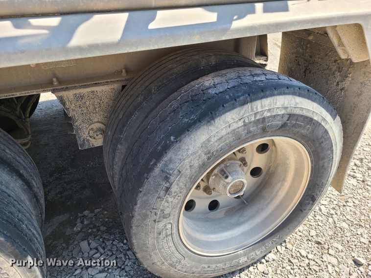 image for item KG9634 2013 MAC  end dump trailer