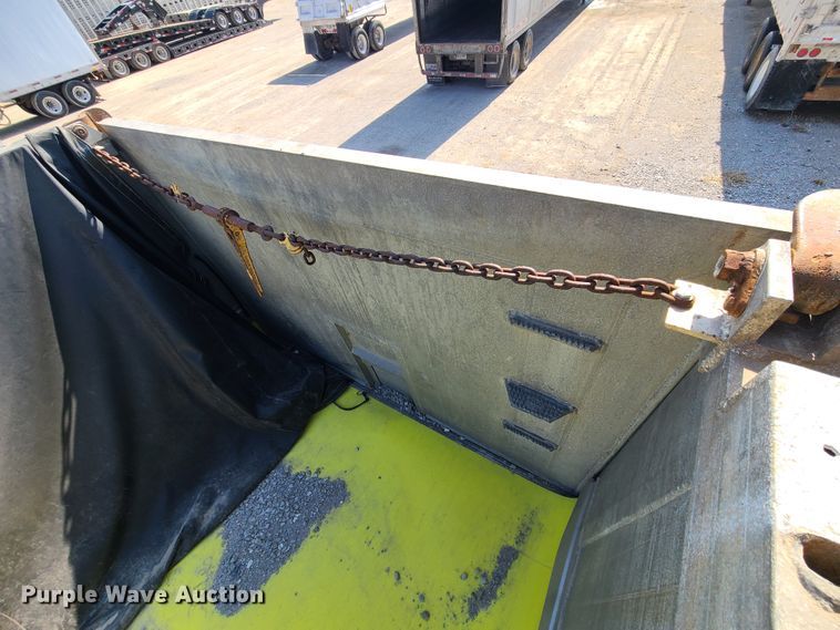 image for item KG9634 2013 MAC  end dump trailer