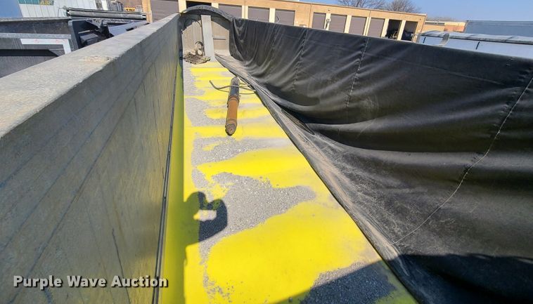 image for item KG9634 2013 MAC  end dump trailer