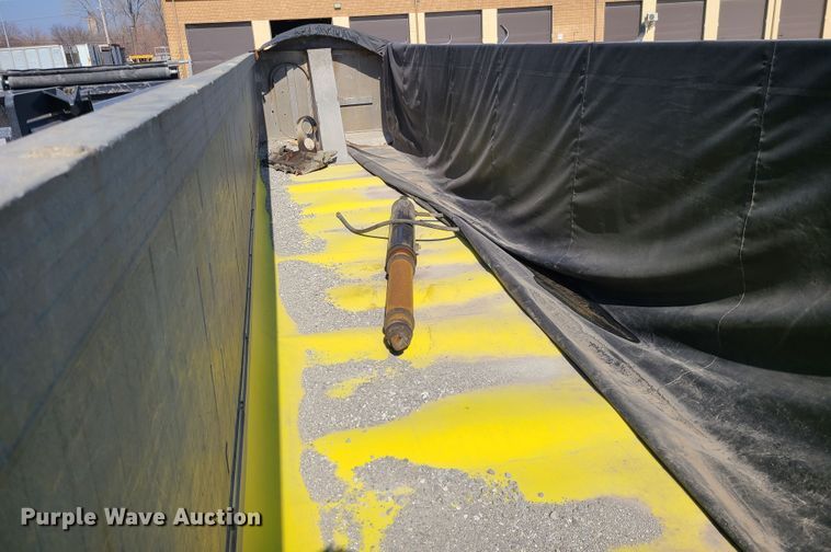 image for item KG9634 2013 MAC  end dump trailer