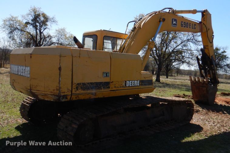 image for item KP9208 1996 John Deere 690E LC  excavator