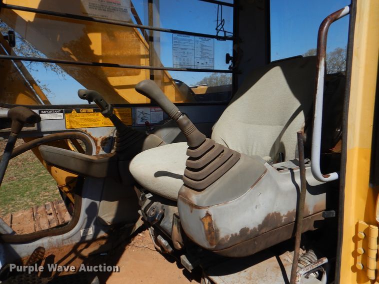 image for item KP9208 1996 John Deere 690E LC  excavator