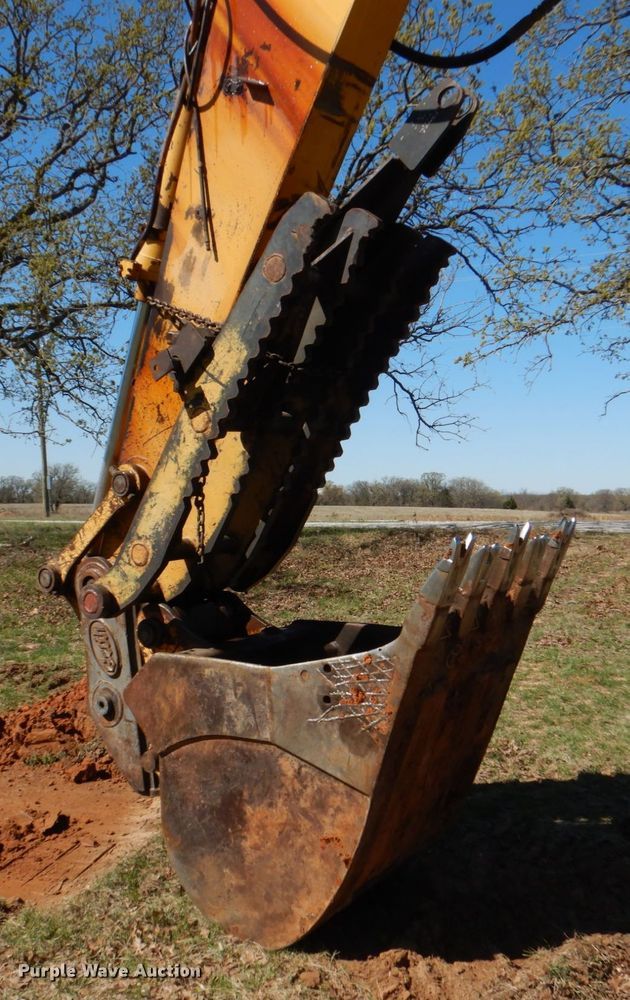 image for item KP9208 1996 John Deere 690E LC  excavator