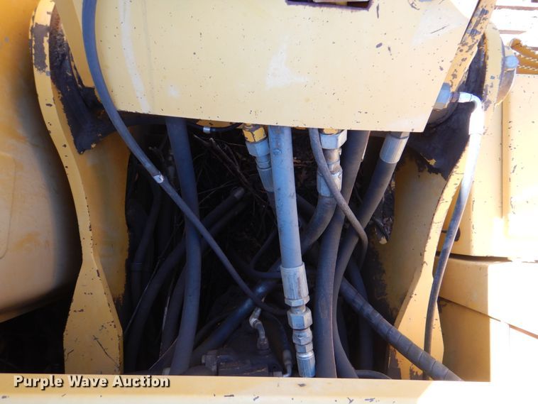 image for item KP9208 1996 John Deere 690E LC  excavator