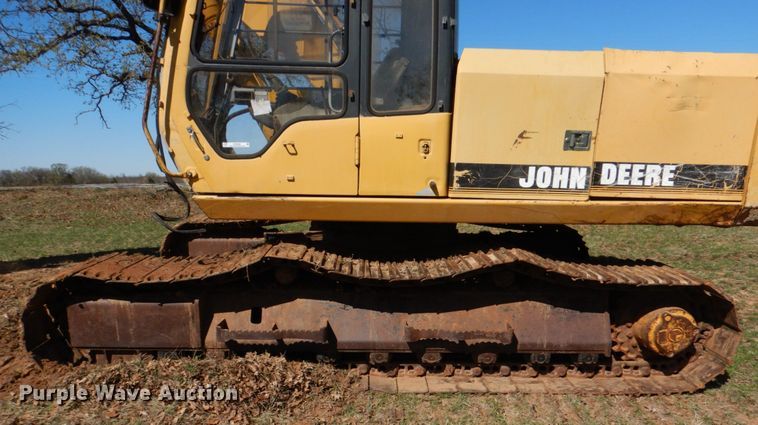 image for item KP9208 1996 John Deere 690E LC  excavator