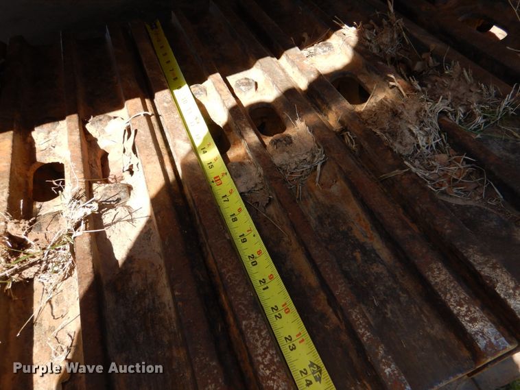 image for item KP9208 1996 John Deere 690E LC  excavator