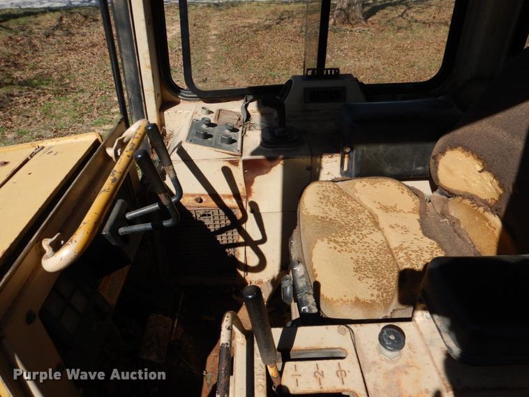 image for item KP9210 1996 Caterpillar D5C Series III  dozer