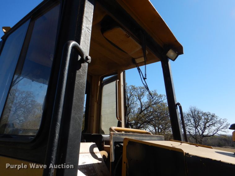 image for item KP9210 1996 Caterpillar D5C Series III  dozer