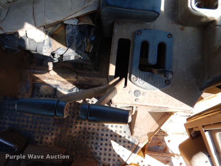 image for item KP9211 Caterpillar D4H Series II  dozer