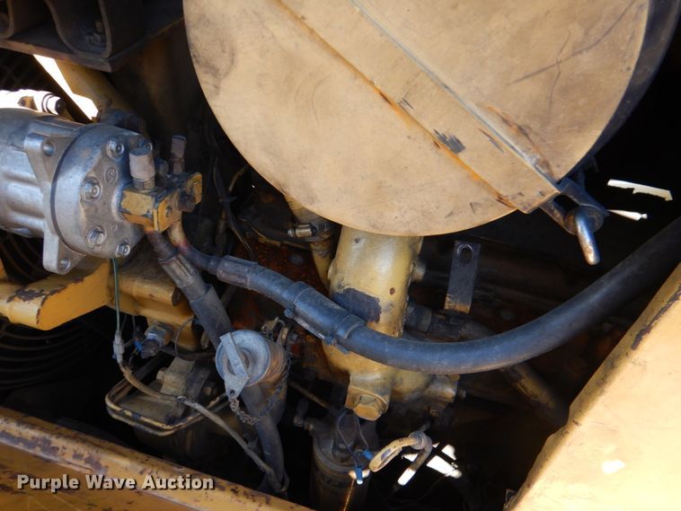 image for item KP9211 Caterpillar D4H Series II  dozer