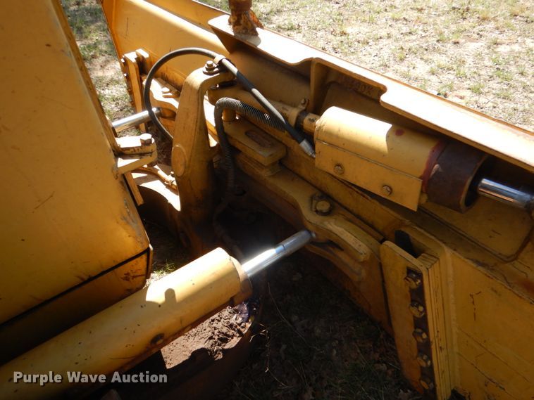 image for item KP9211 Caterpillar D4H Series II  dozer