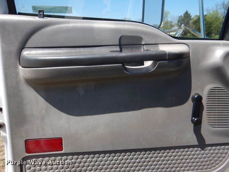 image for item KP9220 2006 Ford F750 Super Duty  fuel truck