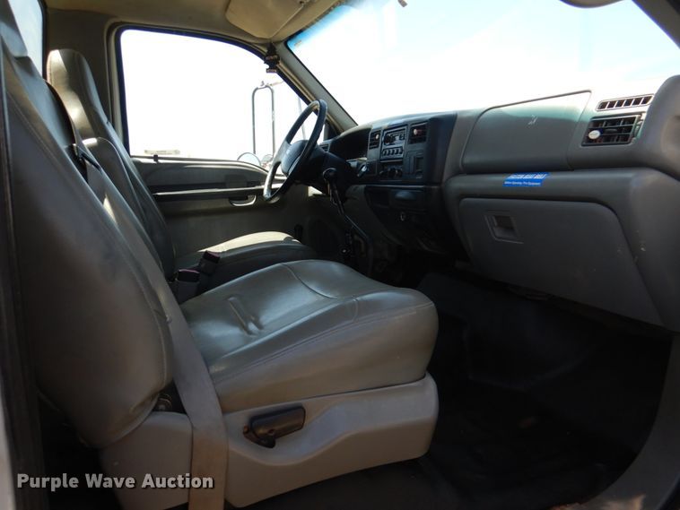 image for item KP9220 2006 Ford F750 Super Duty  fuel truck