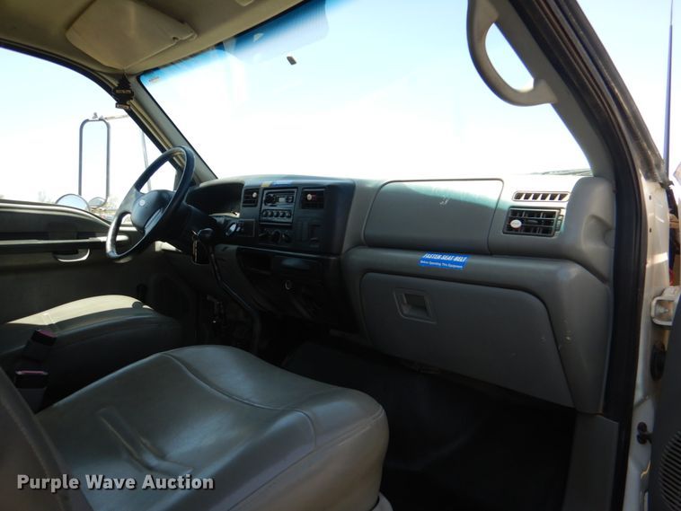 image for item KP9220 2006 Ford F750 Super Duty  fuel truck