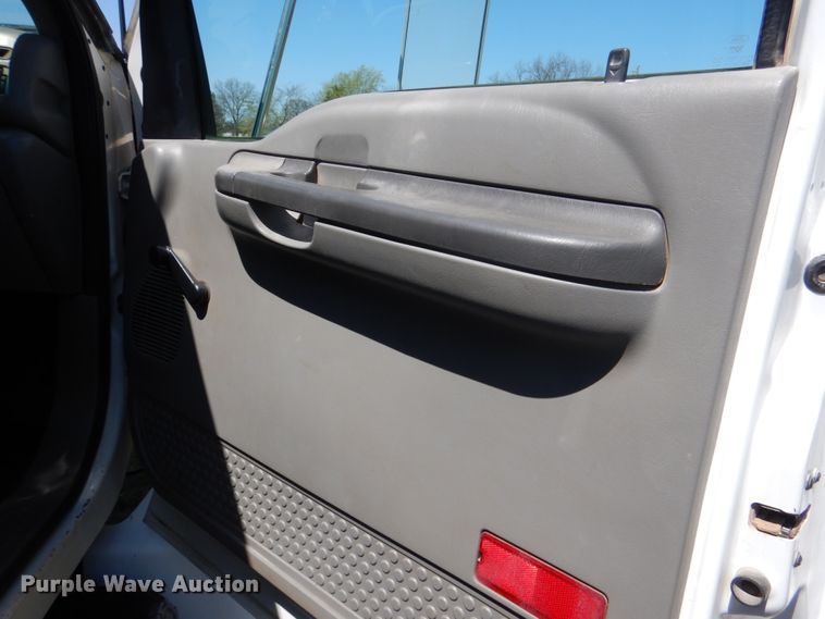 image for item KP9220 2006 Ford F750 Super Duty  fuel truck