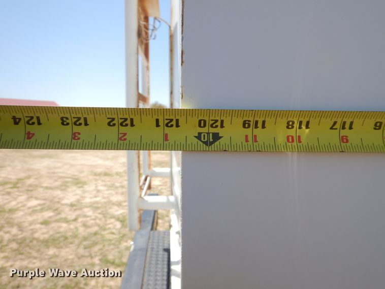 image for item KP9220 2006 Ford F750 Super Duty  fuel truck