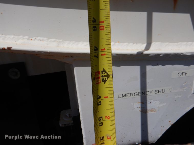 image for item KP9220 2006 Ford F750 Super Duty  fuel truck