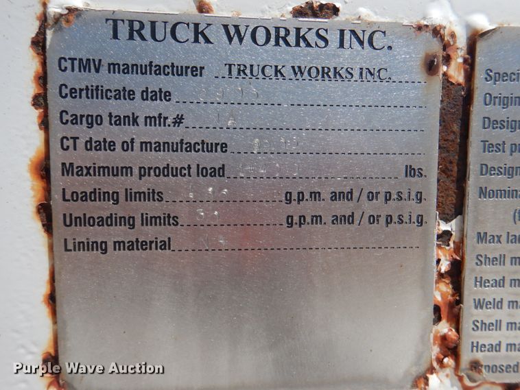 image for item KP9220 2006 Ford F750 Super Duty  fuel truck