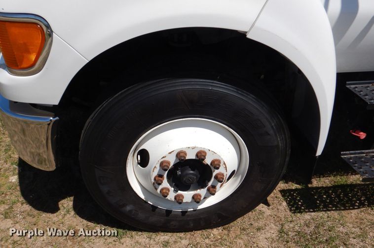 image for item KP9220 2006 Ford F750 Super Duty  fuel truck