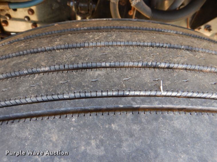 image for item KP9220 2006 Ford F750 Super Duty  fuel truck