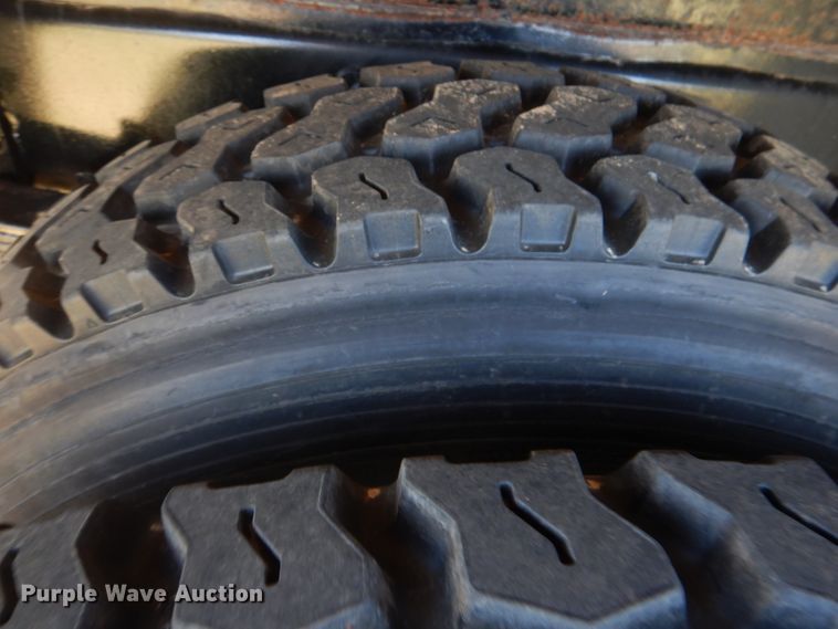 image for item KP9220 2006 Ford F750 Super Duty  fuel truck