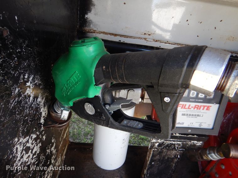 image for item KP9220 2006 Ford F750 Super Duty  fuel truck