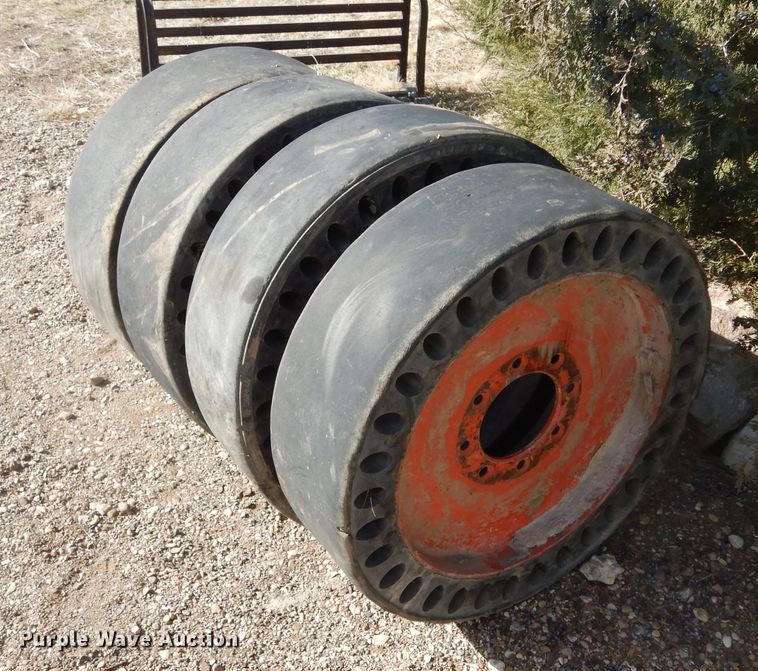 image for item KT9079 2013 Bobcat S650  skid steer loader