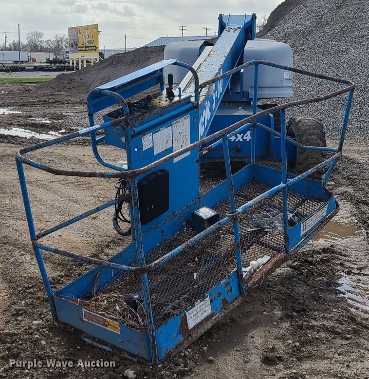image for item KT9714 2001 Genie S60 boom lift