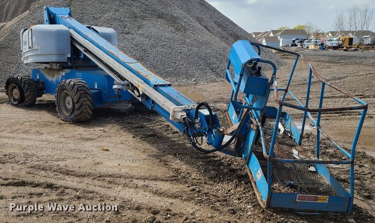 image for item KT9714 2001 Genie S60 boom lift