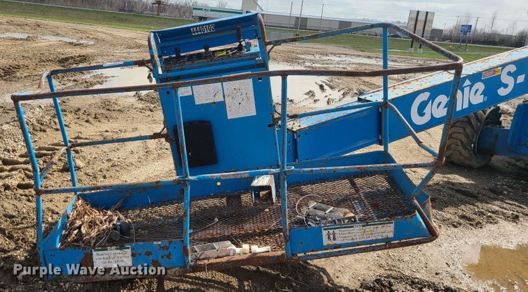 image for item KT9714 2001 Genie S60 boom lift