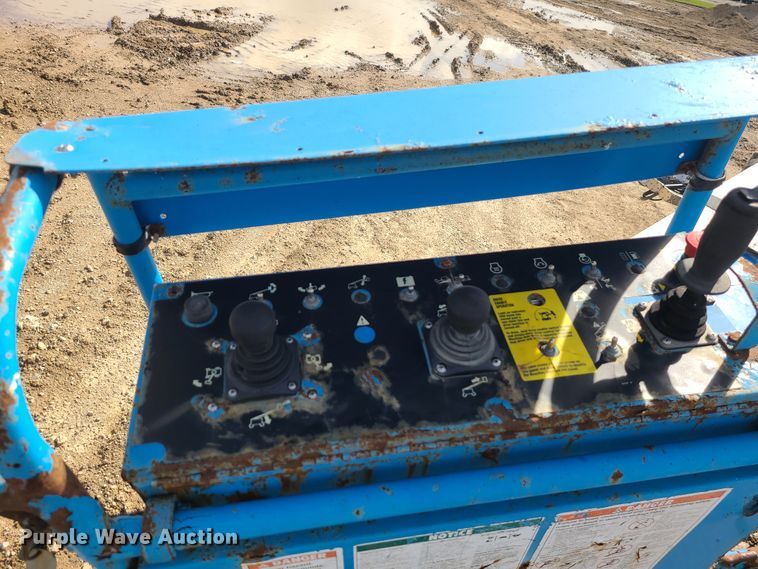 image for item KT9714 2001 Genie S60 boom lift