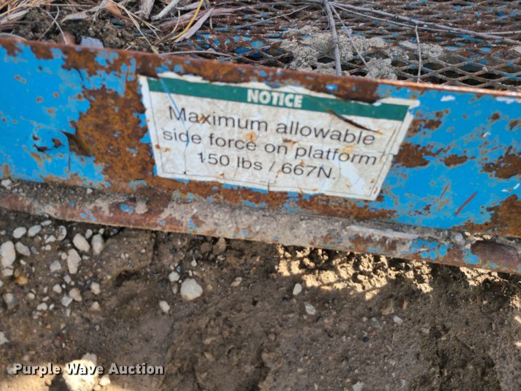 image for item KT9714 2001 Genie S60 boom lift