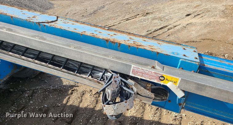image for item KT9714 2001 Genie S60 boom lift