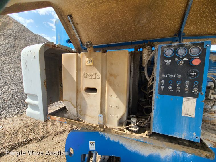 image for item KT9714 2001 Genie S60 boom lift