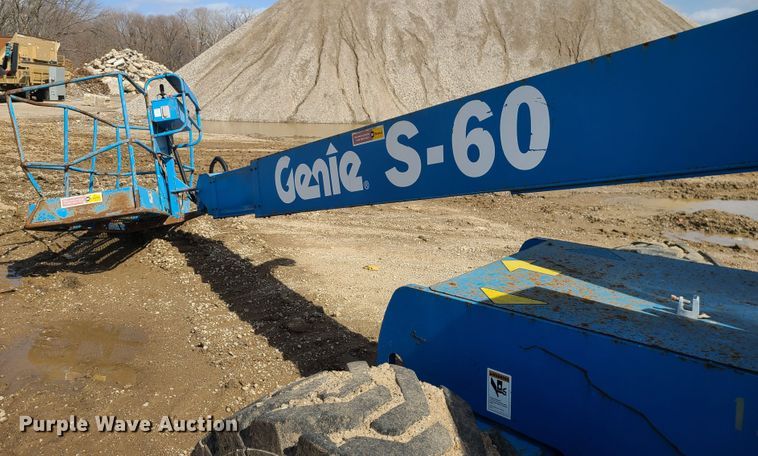 image for item KT9714 2001 Genie S60 boom lift