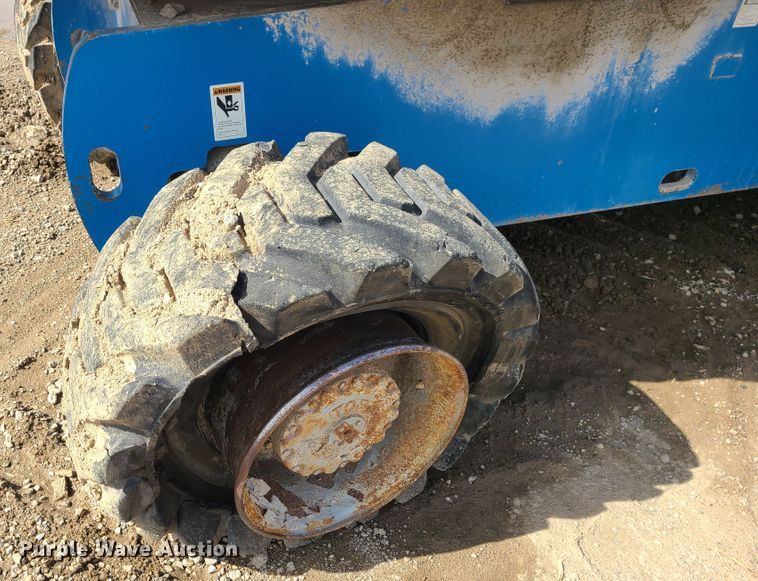 image for item KT9714 2001 Genie S60 boom lift