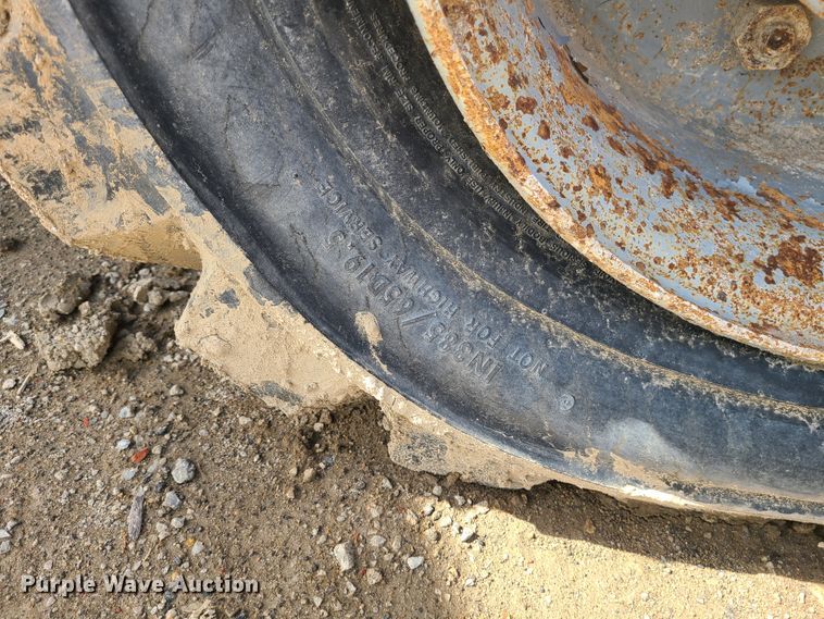 image for item KT9714 2001 Genie S60 boom lift