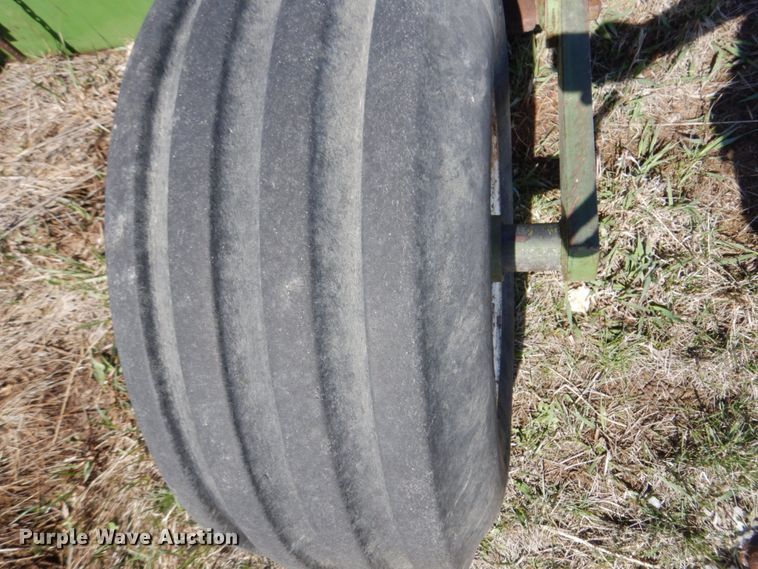 image for item KU9697 John Deere  land leveler