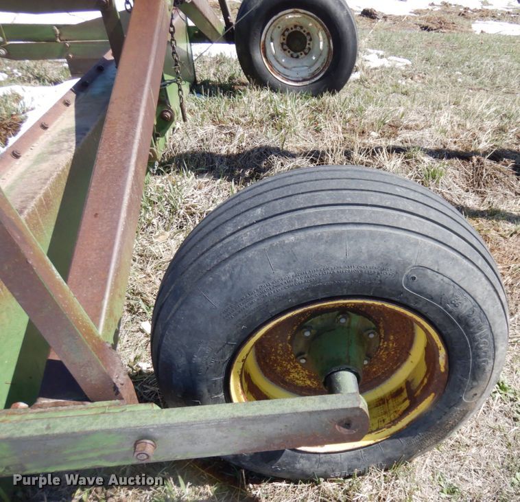 image for item KU9697 John Deere  land leveler