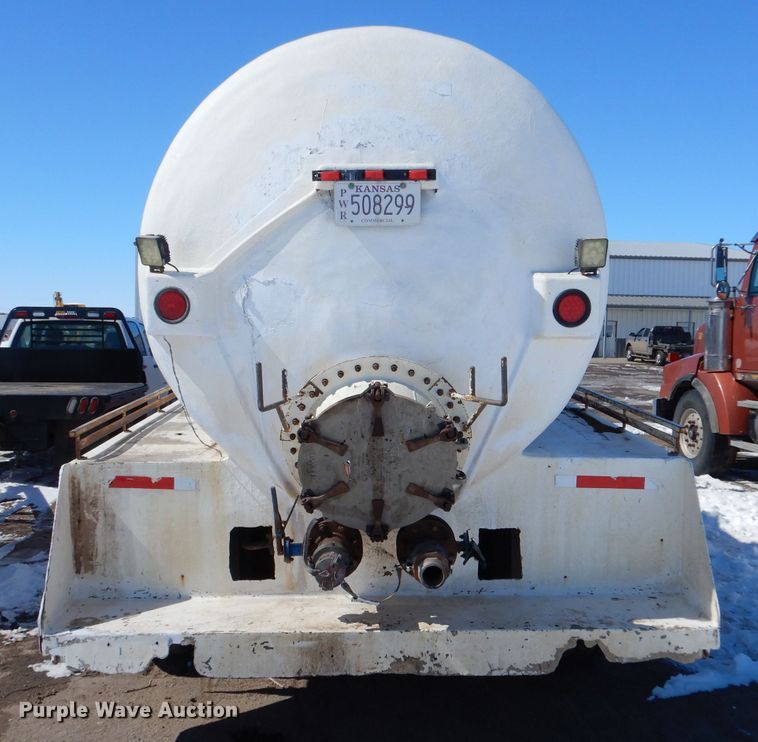 image for item LJ9812 2006 Kenworth T800  vacuum truck